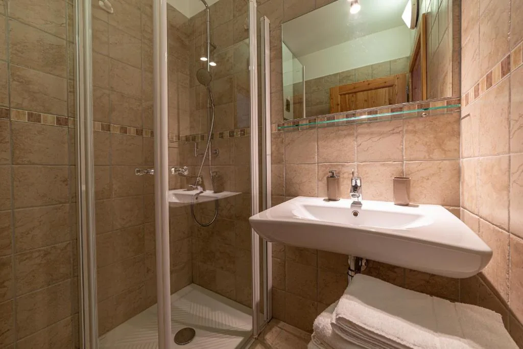Double/Twin Room - Disability Access — Limarò B&B