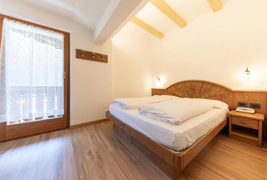 Camera Matrimoniale/Doppia con Letti Singoli — Albergo Arnica