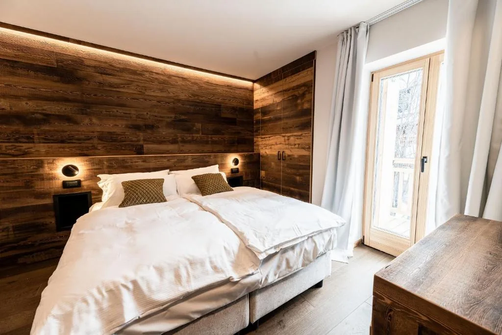 Double/Twin Room — ALPINE DAYS Mountain Home