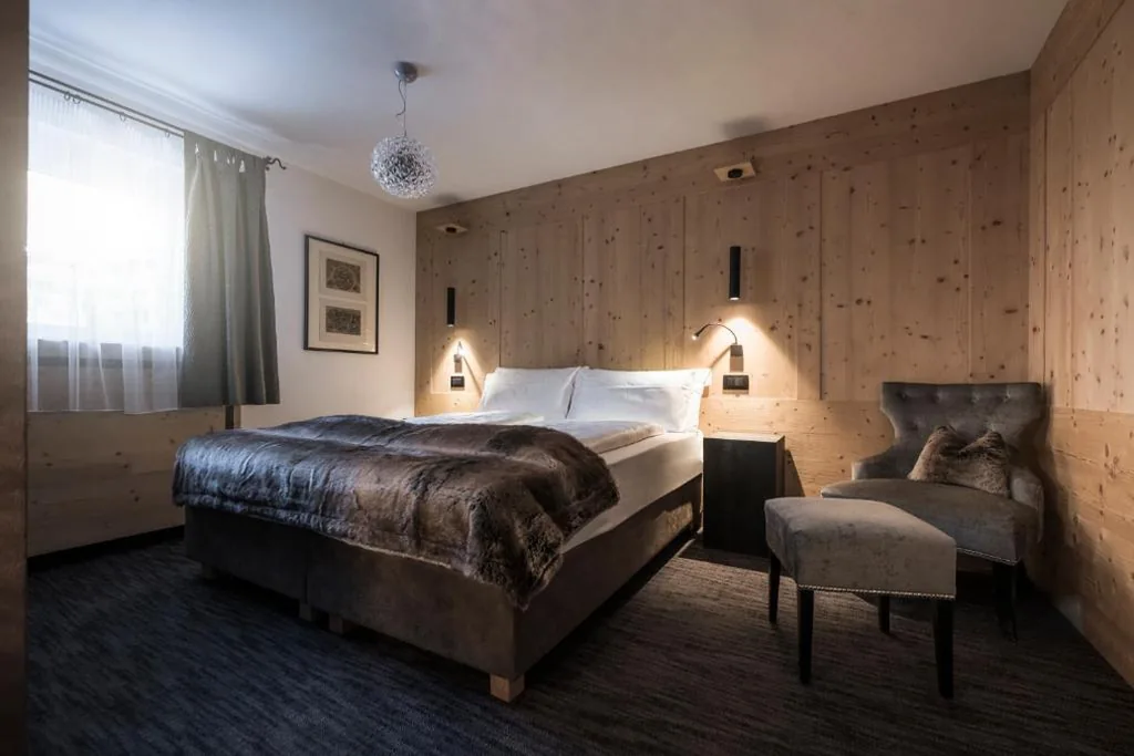 Camera Matrimoniale/Doppia con Letti Singoli — Alpstay – Chalet Hotel Hartmann – Adults Only