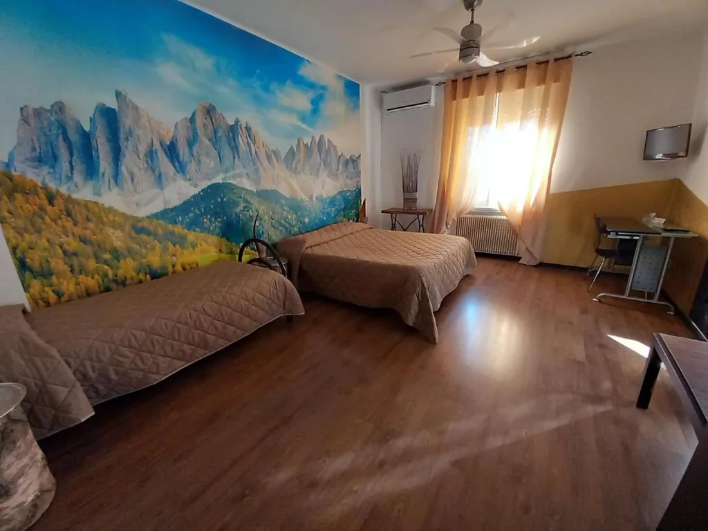 Camera Matrimoniale/Doppia con Letti Singoli con Bagno Privato Esterno — Bed & Breakfast Al Nettuno