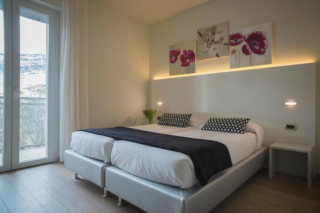 Camera Matrimoniale/Doppia con Letti Singoli con Balcone — Boutique Hotel Villa Alberta