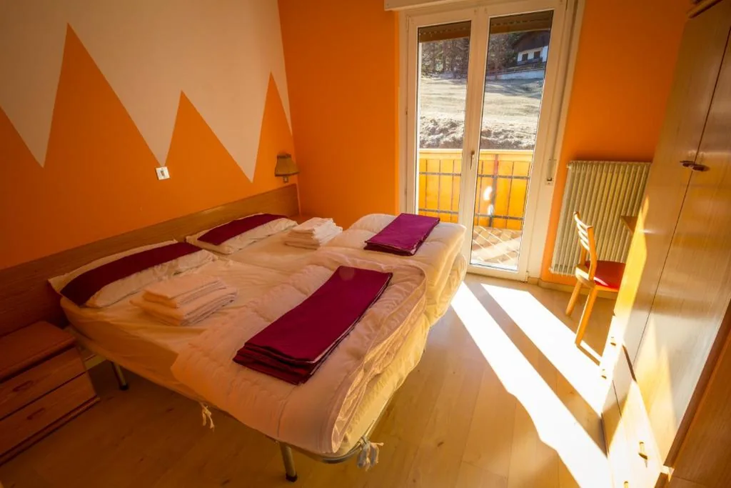 Camera Matrimoniale/Doppia con Letti Singoli con Bagno Privato — Casa per Ferie Le Rais