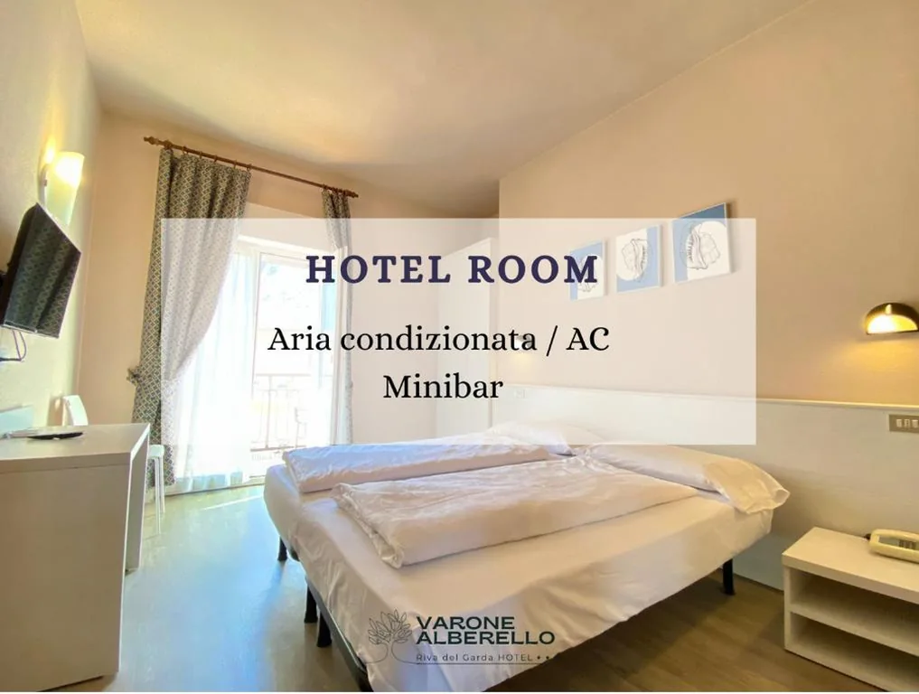 Camera Matrimoniale/Doppia con Letti Singoli con Balcone — Hotel Alberello – Varone