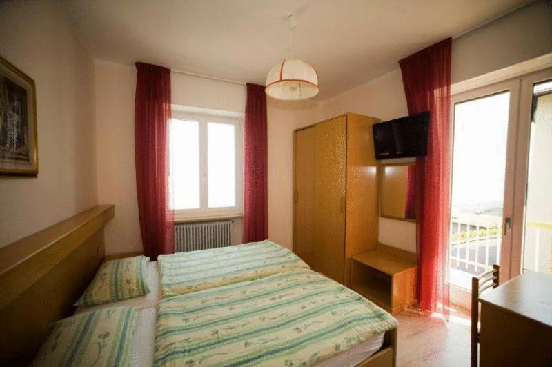 Camera Matrimoniale/Doppia con Letti Singoli con Balcone - Dependance — Hotel Deva