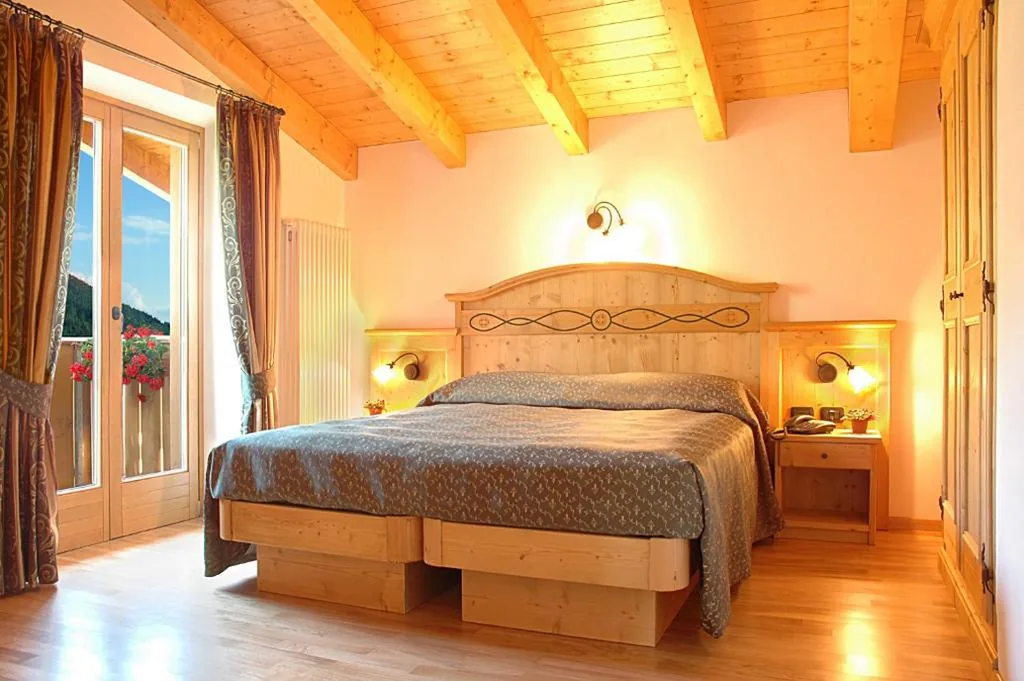 Double/Twin Room with Balcony — Hotel Garnì La Soldanella