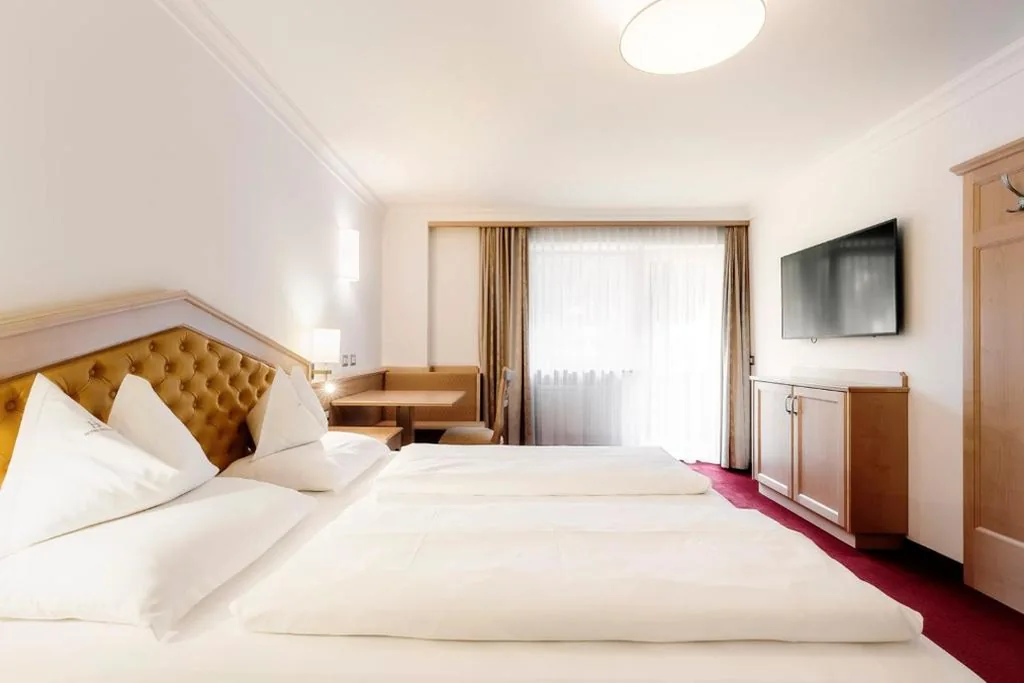 Camera Matrimoniale/Doppia con Letti Singoli con Balcone — Hotel Ingram