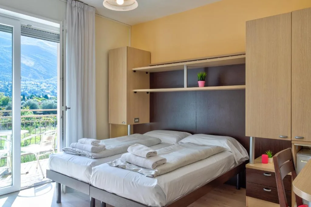 Double/Twin Room with Balcony — Hotel Roma