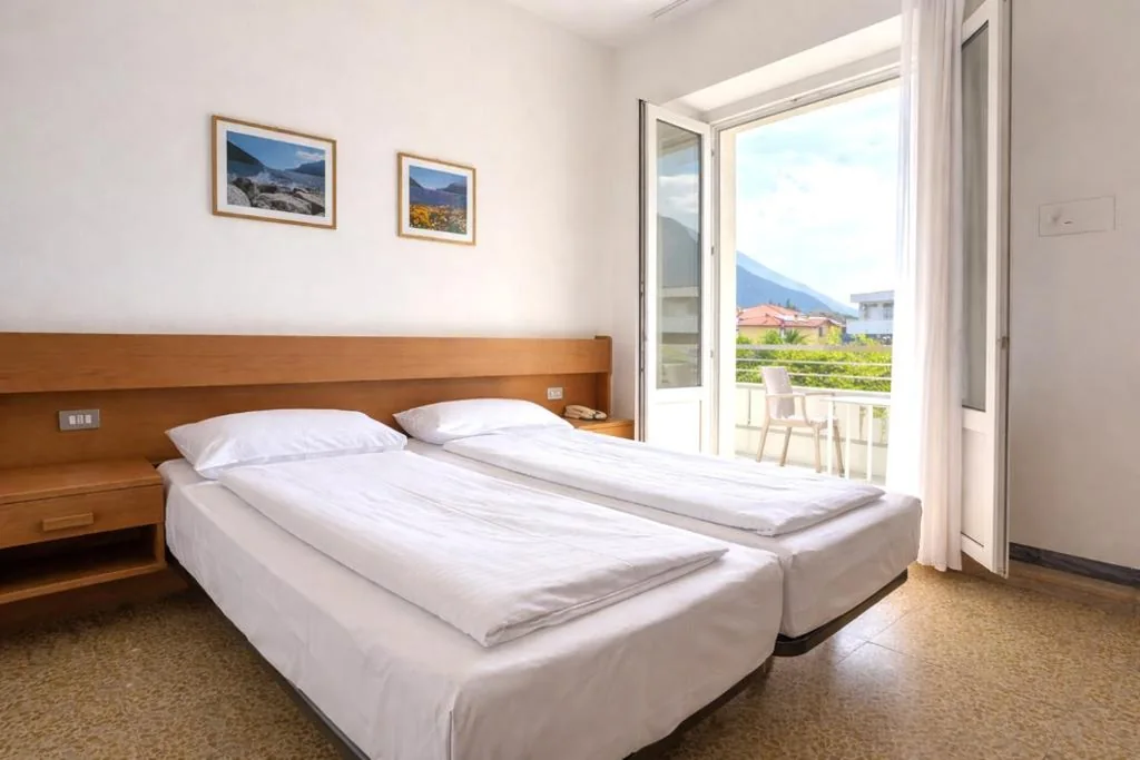 Camera Matrimoniale/Doppia con Letti Singoli con Balcone — Hotel Villa Clara