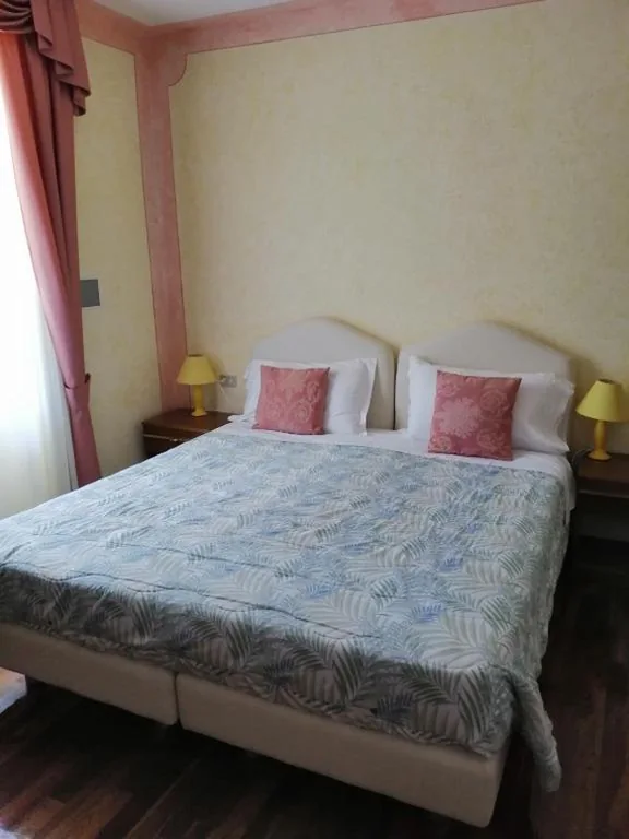 Double/Twin Room with Lake View — Albergo Stella Alpina