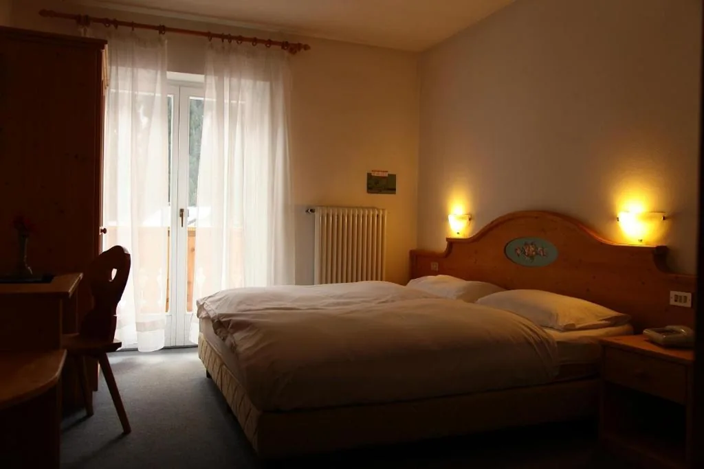 Double/Twin Room with Mountain View — Garni Tyrolia