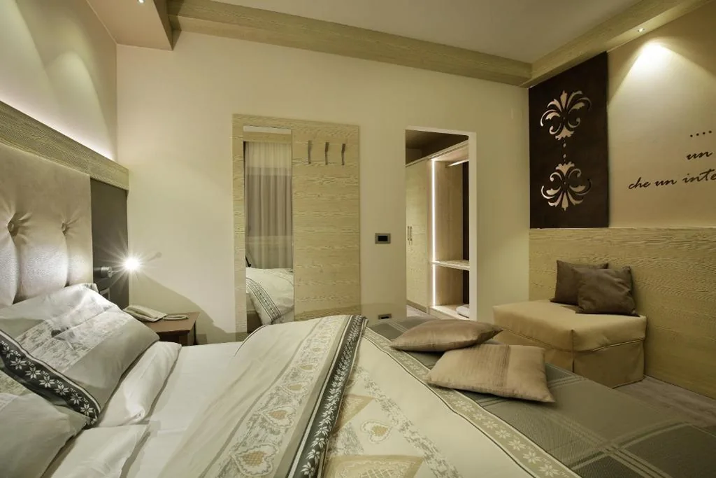 Camera Matrimoniale/Doppia con Letti Singoli con Vista Montagna — Hotel Azola