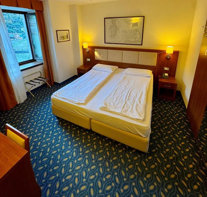 Double/Twin Room with Harbour View — Lake Hotel Benaco