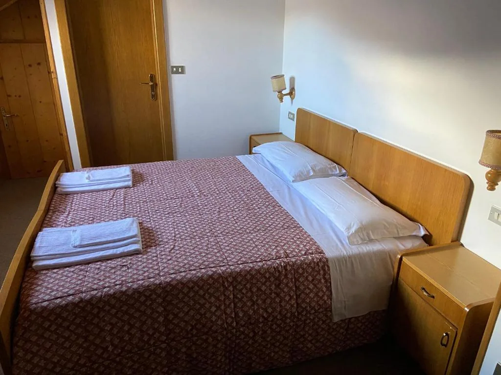 Double Room with Twin Beds — Dolomites Hotel La Meridiana