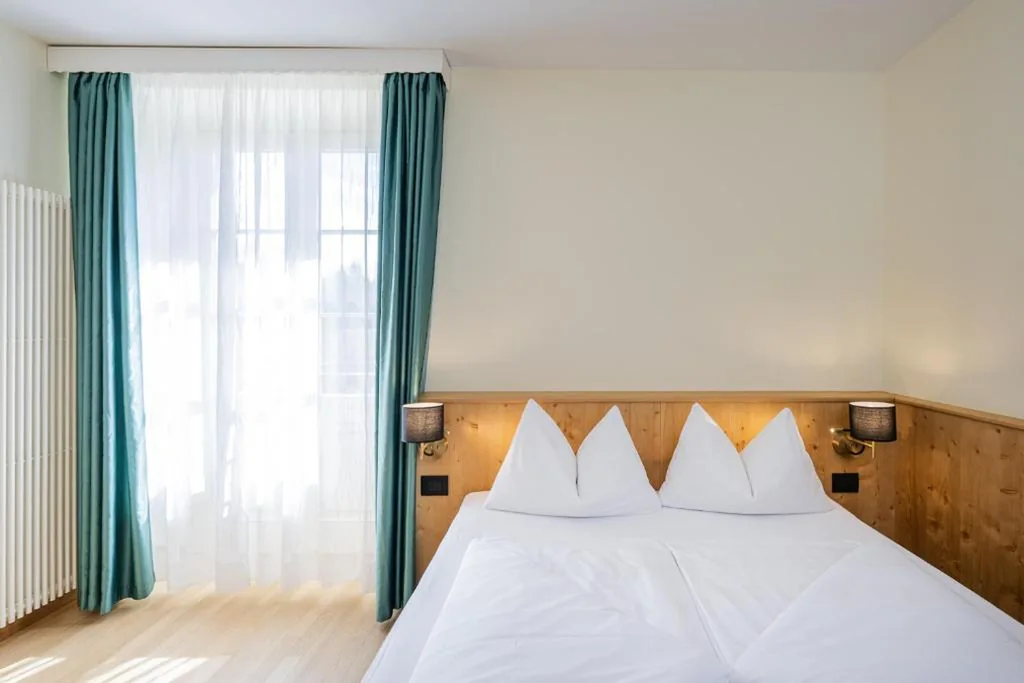 Double/Twin Room — Guesthouse – Cultural Center Gustav Mahler