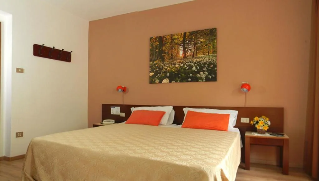 Double/Twin Room — Hotel Bologna