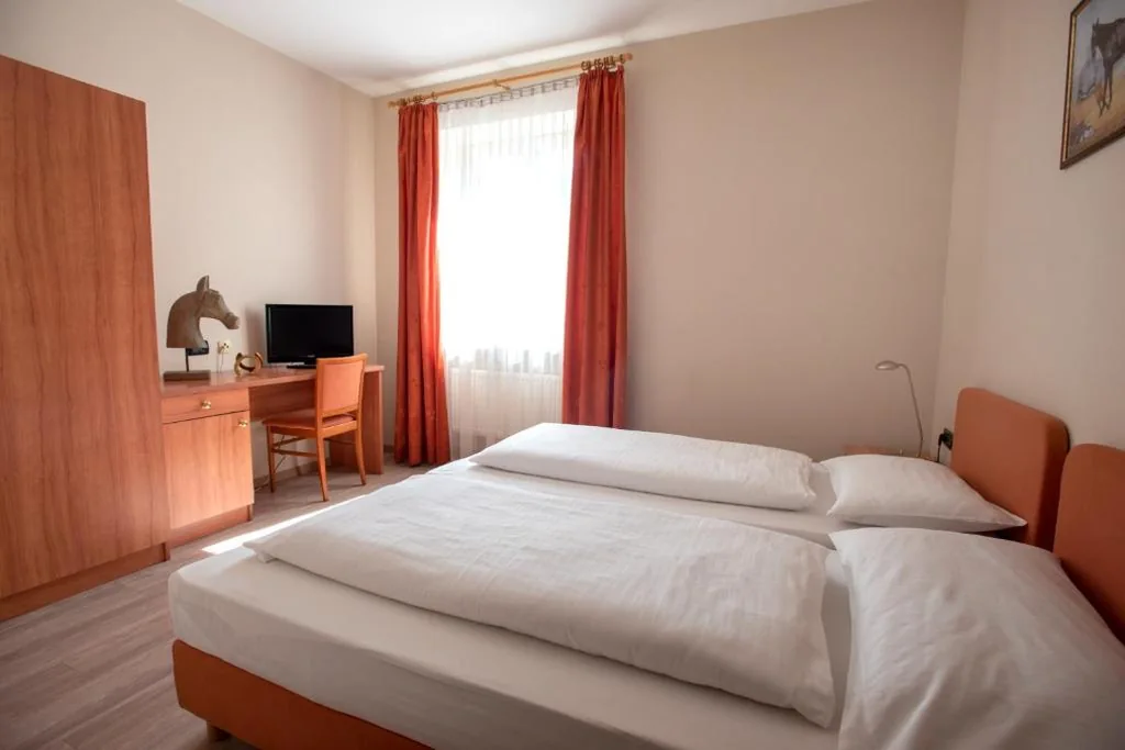 Camera Matrimoniale/Doppia con Letti Singoli — Hotel Cavallino s’Rössl