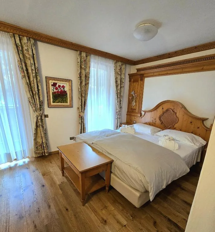 Camera Matrimoniale/Doppia con Letti Singoli — Hotel Lorenzetti