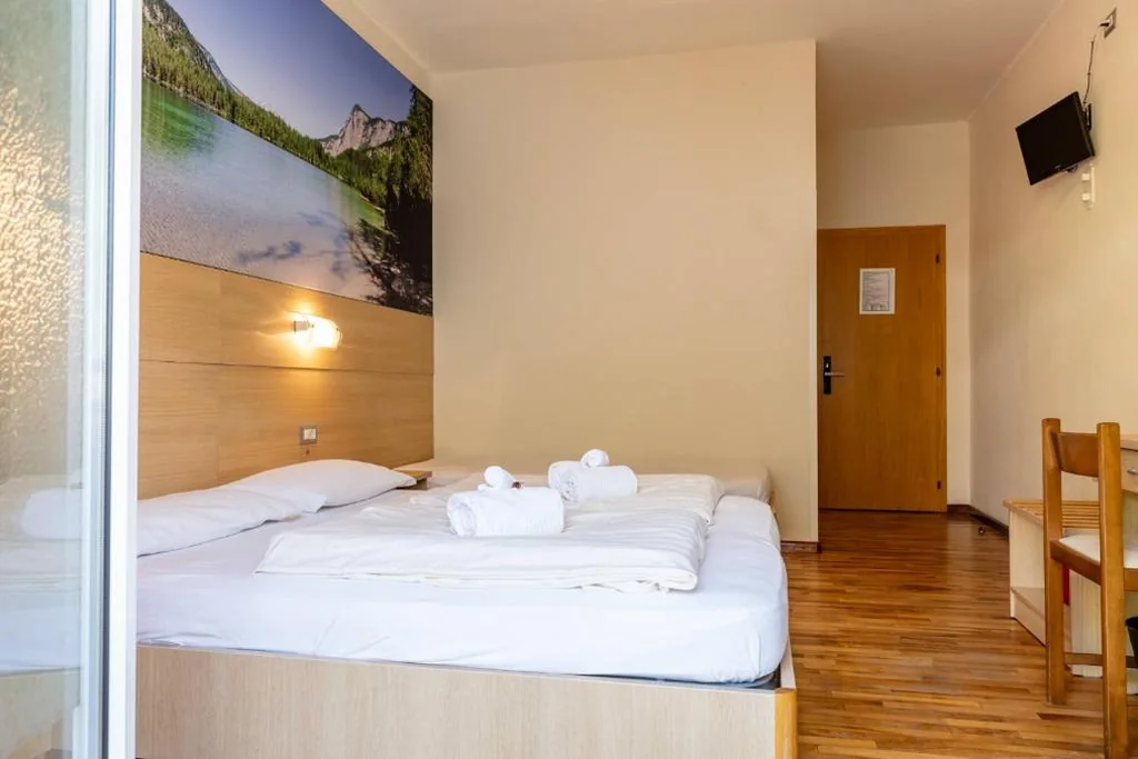 Camera Matrimoniale/Doppia con Letti Singoli — Hotel Lory – Molveno – Dolomiti