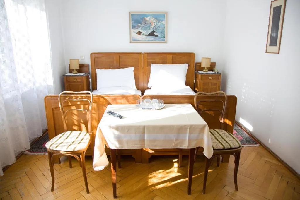 Double/Twin Room — Hotel Villa Westend