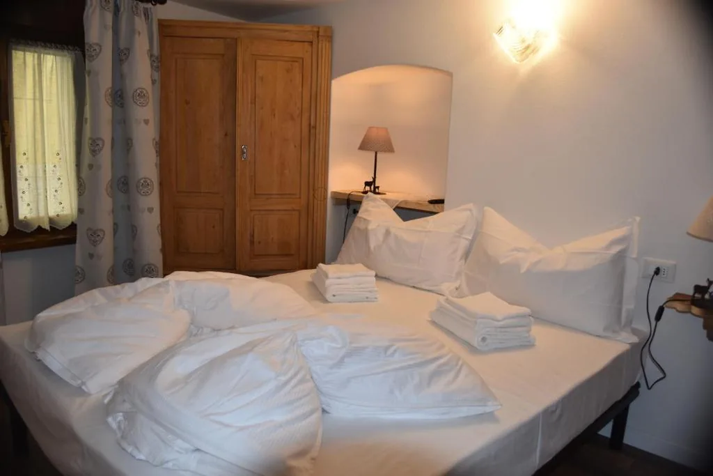Camera Matrimoniale/Doppia con Letti Singoli — La Molinela B&B