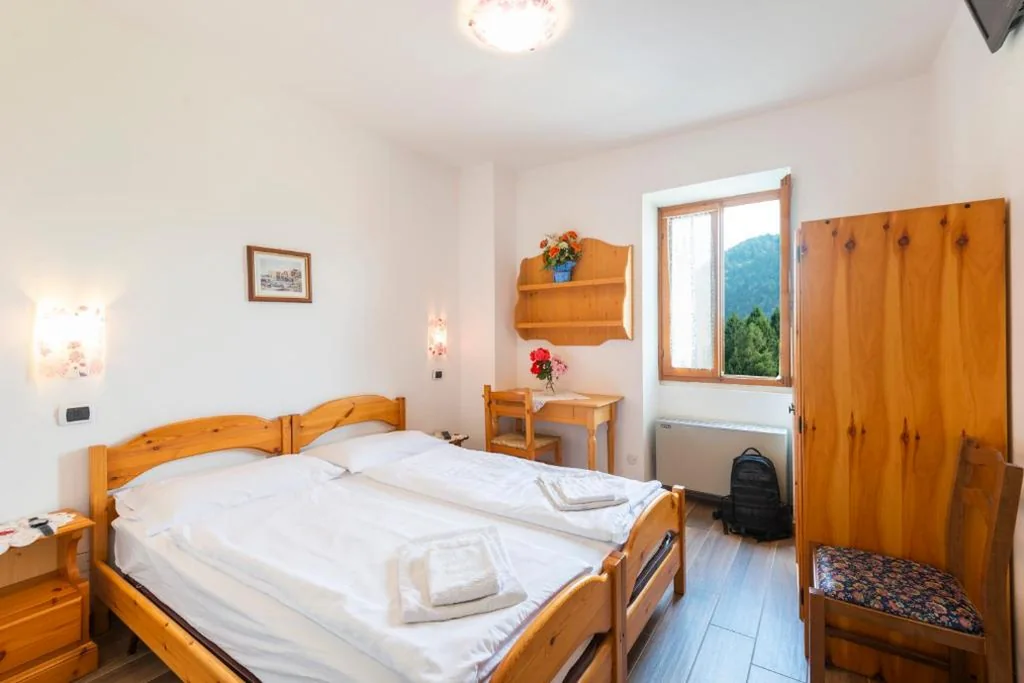 Double/Twin Room — Rifugio Monte Baldo