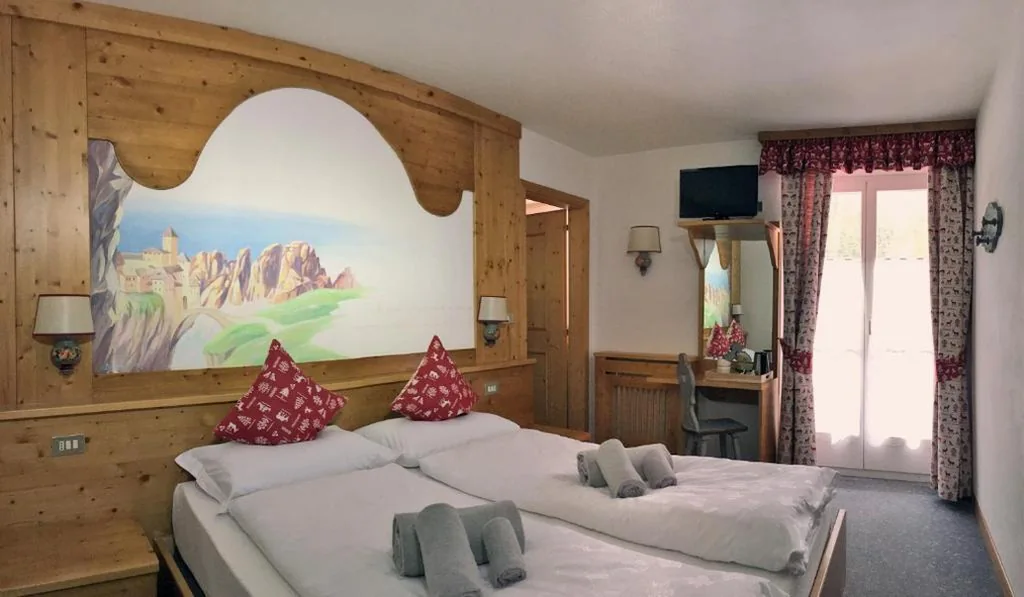 Camera Matrimoniale/Doppia con Letti Singoli — Rifugio Monti Pallidi