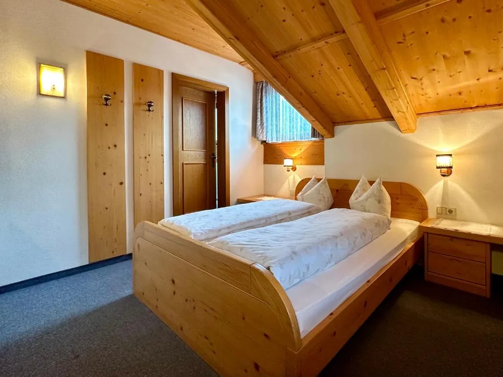 Economy Double Room — APARTMENTS Gasser