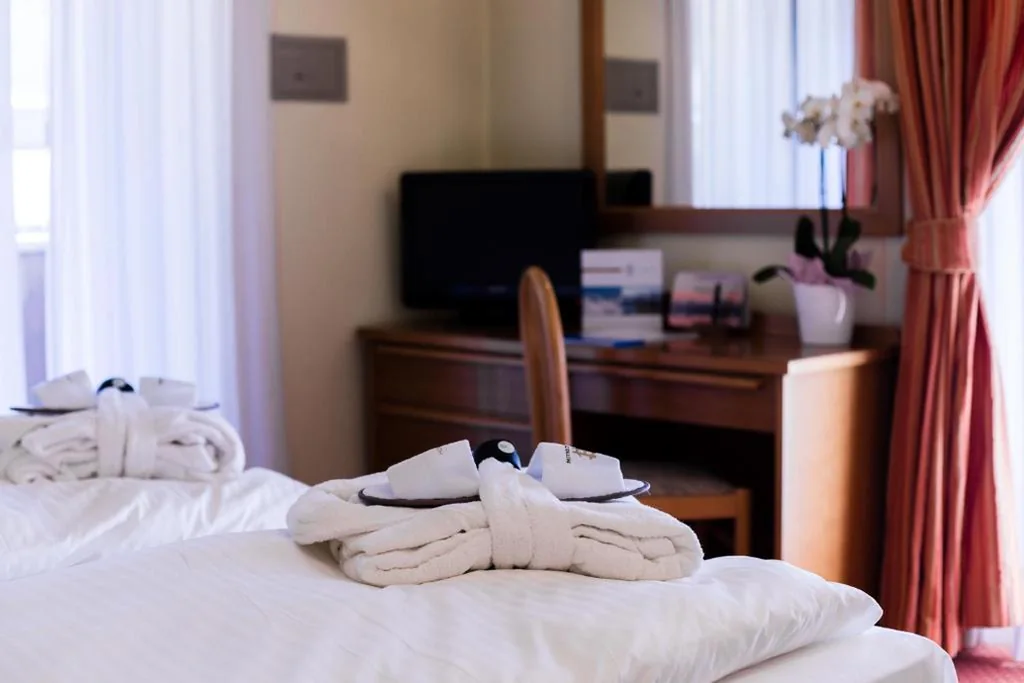 Camera Matrimoniale Economy — Hotel Collini