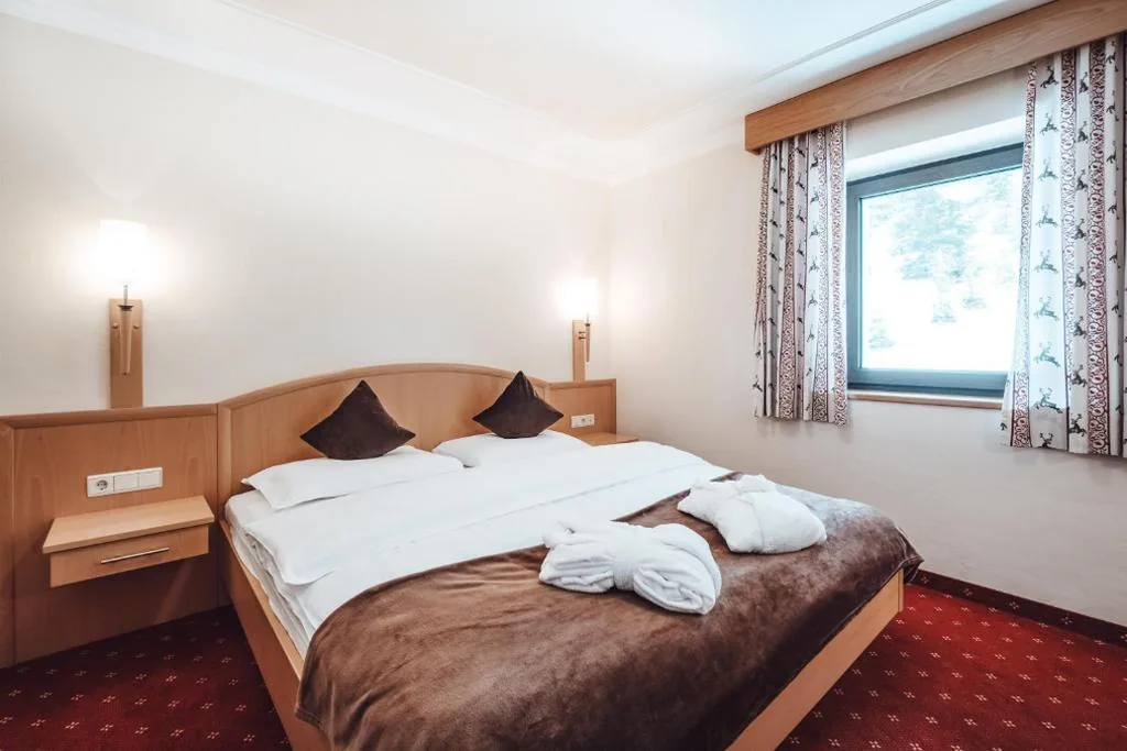 Camera Matrimoniale Economy — Hotel Plan de Gralba – das Berghotel