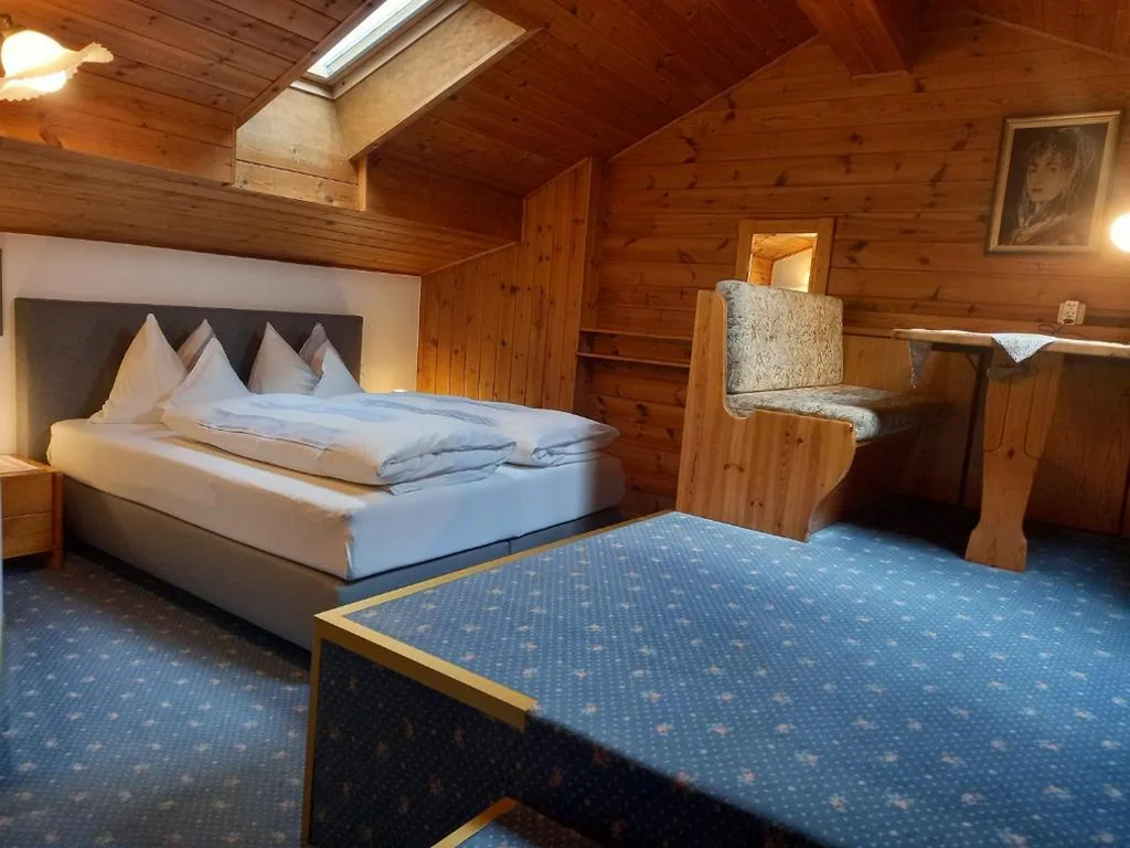 Economy Double Room in the Attic — Garni Meinrad