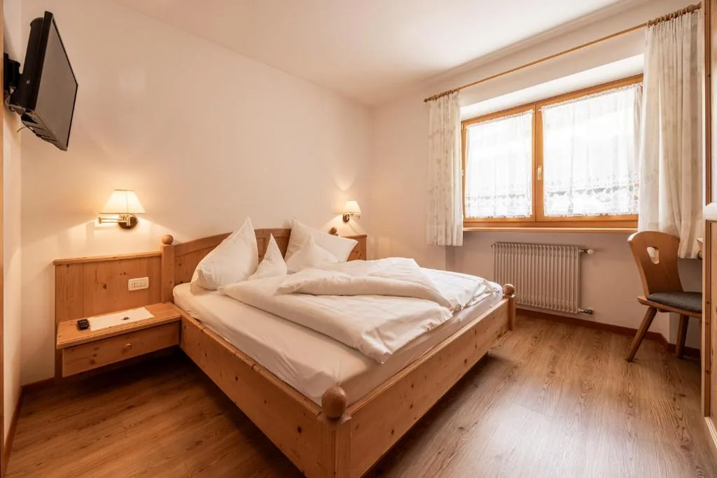 Camera Matrimoniale — Hotel Garni Alpes