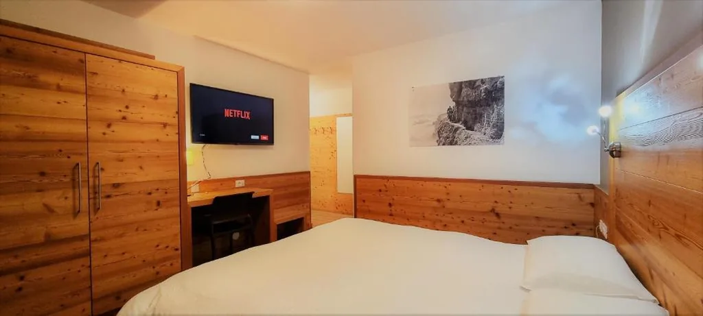 Camera Matrimoniale — Hotel Garni Arnica ***S