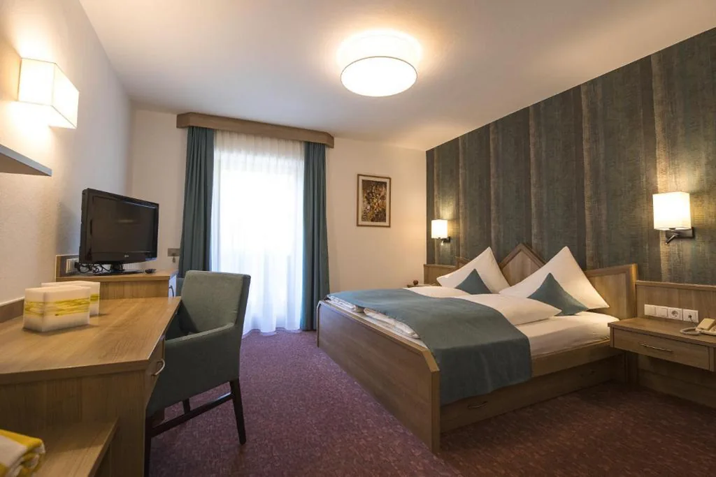 Camera Matrimoniale — Hotel Maibad