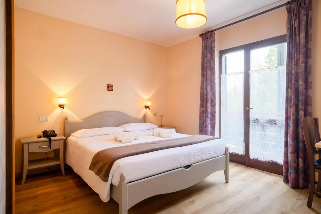 Camera Matrimoniale — Hotel Piccola Baita