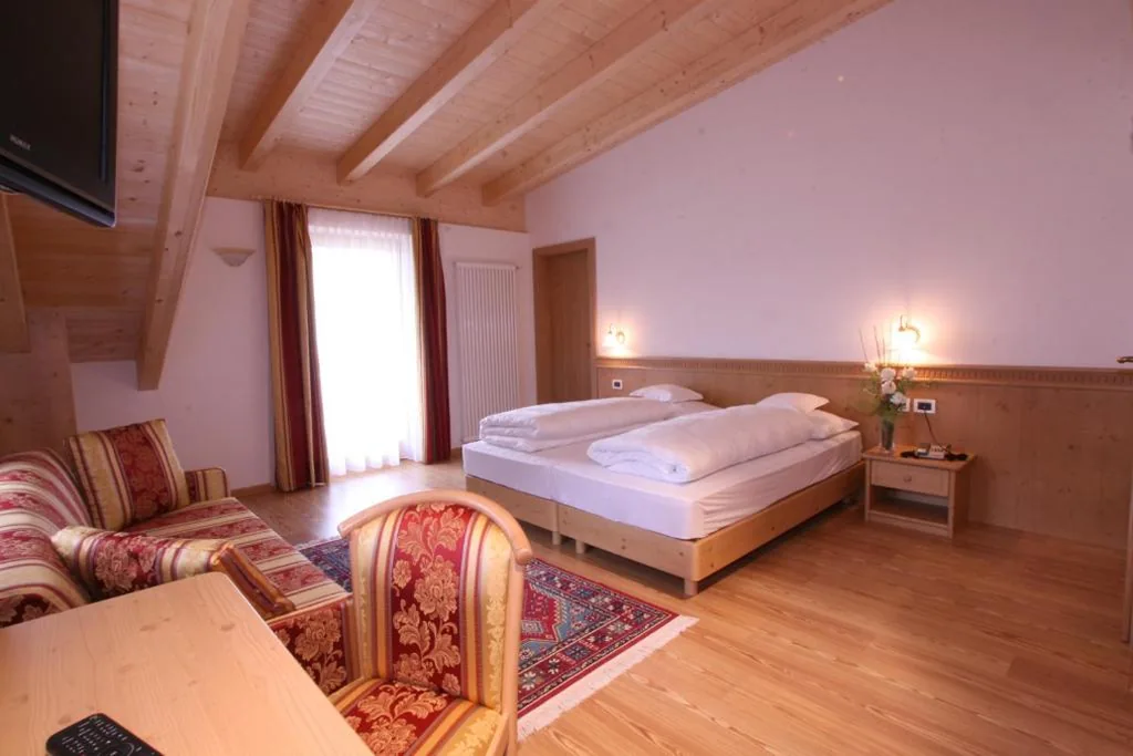 Camera Matrimoniale — Hotel Resa Blancia