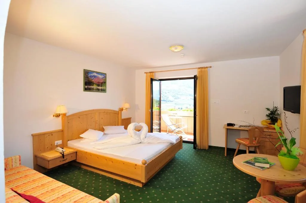 Camera Matrimoniale — Hotel Weger