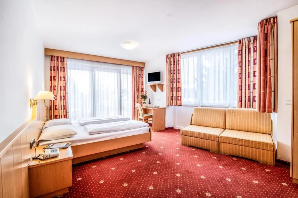 Camera Matrimoniale nella Dependance — Hotel Mondschein