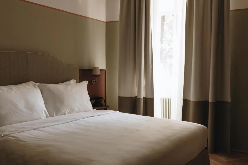 Camera Matrimoniale — Parkhotel Mondschein, a Member of Design Hotels