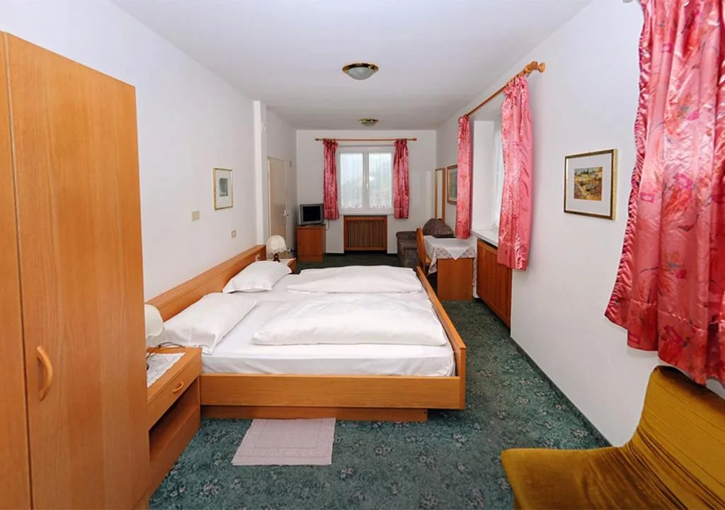 Camera Matrimoniale — Pension Planta