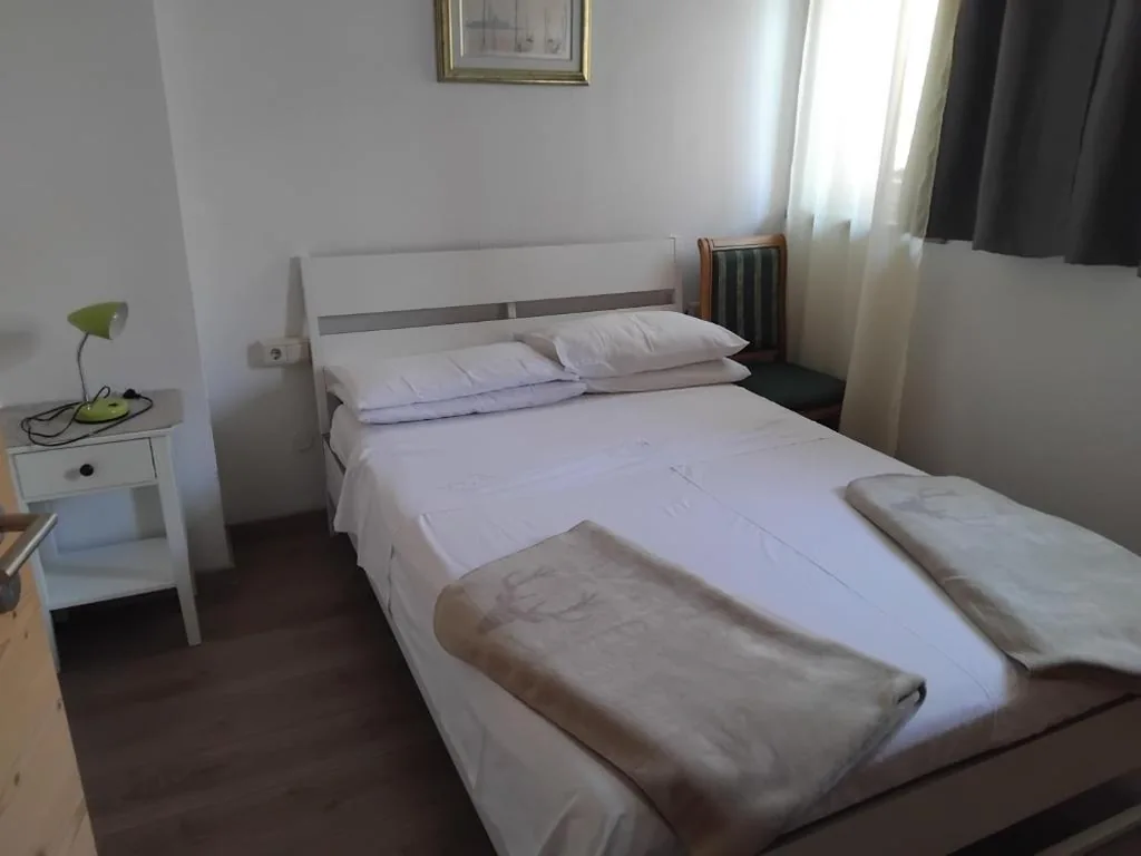 Camera Matrimoniale Piccola — Garni Hattlerhof B&B