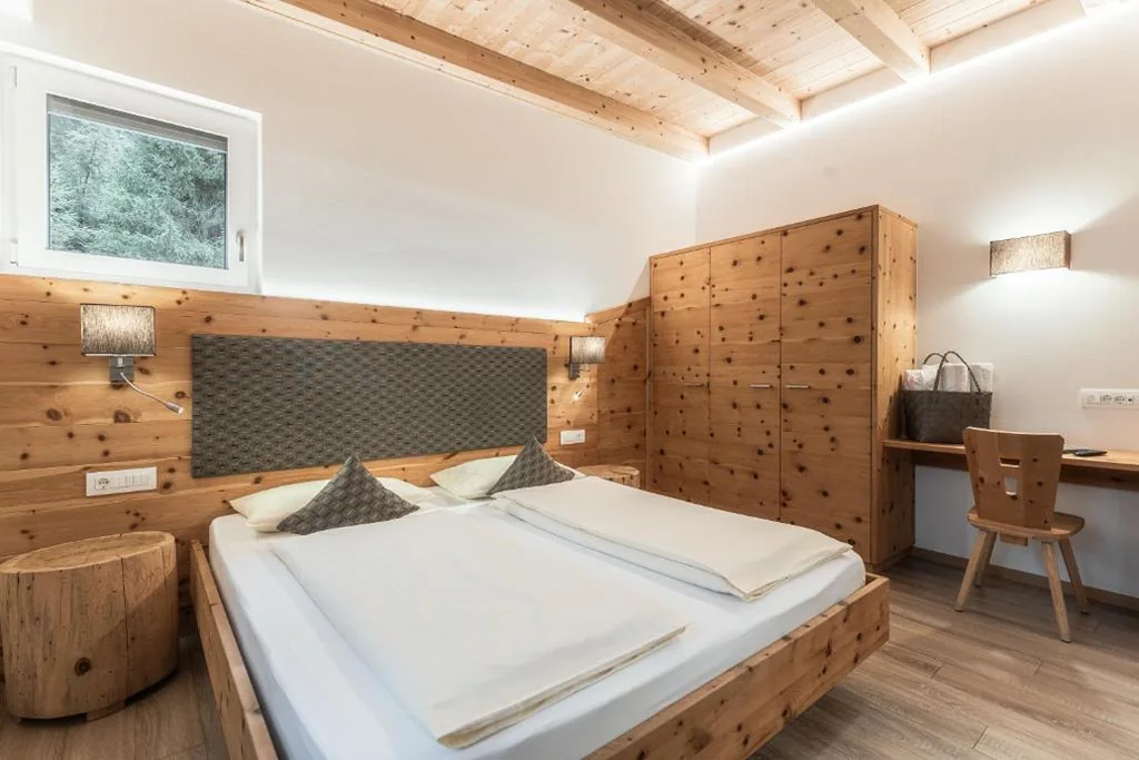 Camera Matrimoniale Piccola — Hotel La Pineta