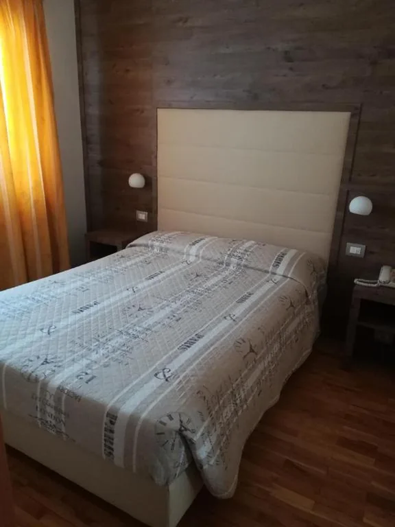 Small Double Room — Hotel Miramonti