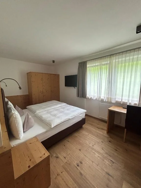 Small Double Room — Pension Grohmann