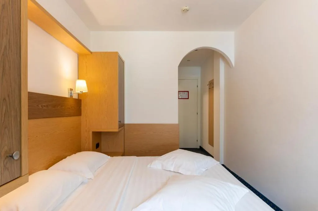 Camera Matrimoniale Piccola — Royal Olympic Hotel