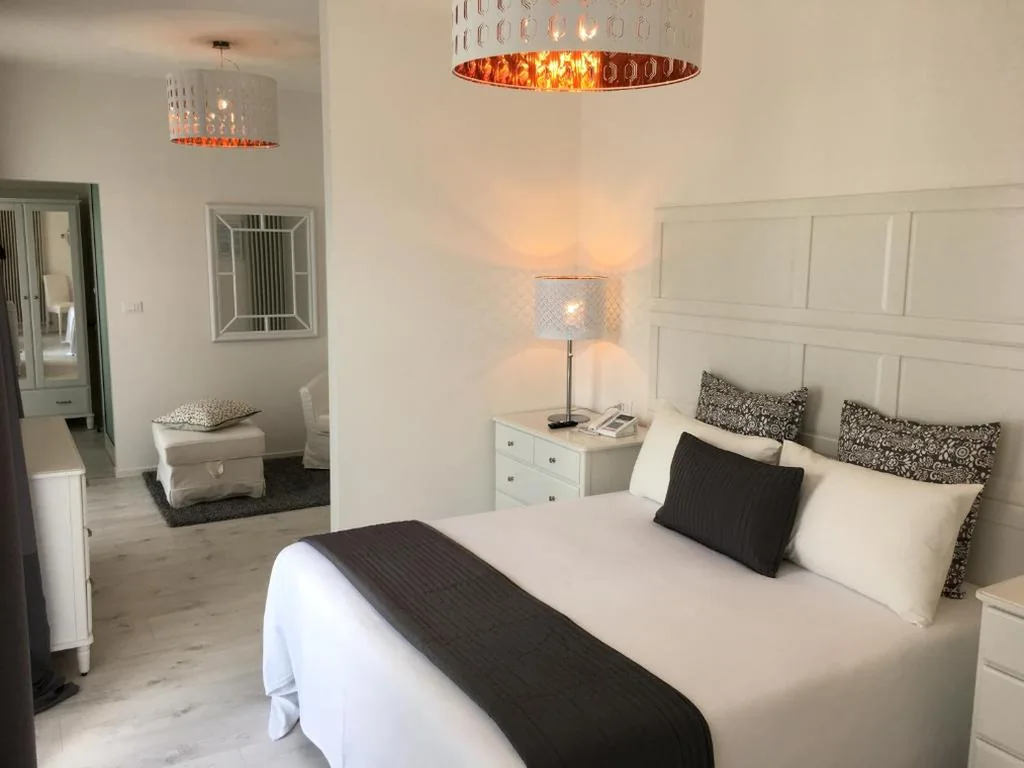 Premium Double Room — Hotel La Perla