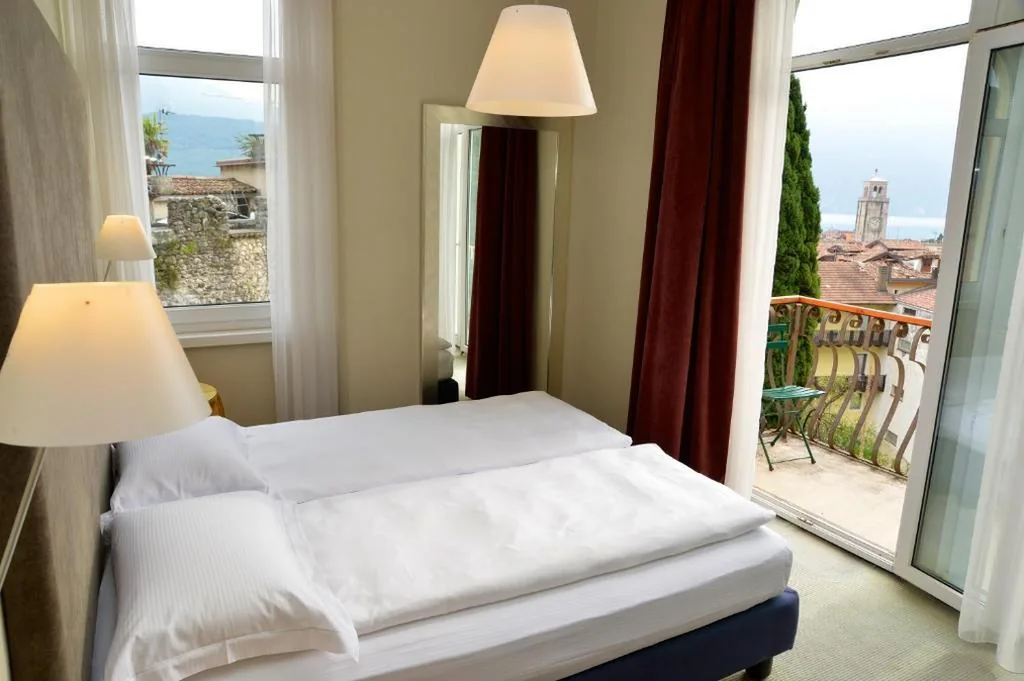 Camera Matrimoniale Prestige con Balcone e Vista Lago — Villa Miravalle – Boutique Hotel