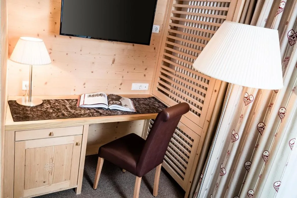 Camera Matrimoniale Standard — Boutique Hotel Nives – Luxury & Design in the Dolomites