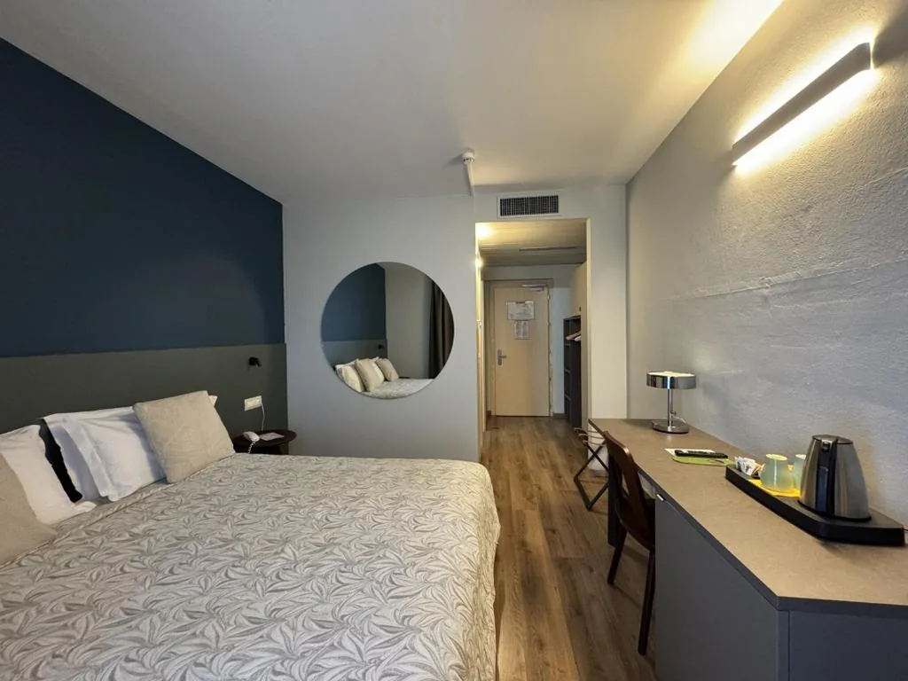 Camera Matrimoniale Standard con Balcone — Hotel Royal
