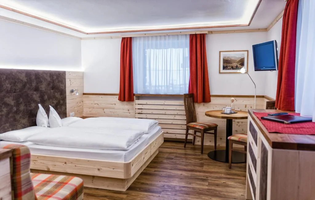 Standard Double Room — Garni-Hotel Aghel Suites & Apartments
